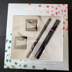 🎄WetnWild Eyemergency Kit